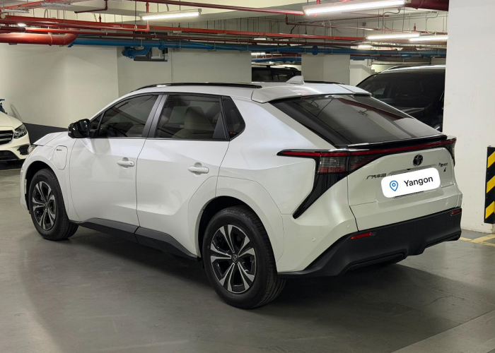 Menguji Performa Toyota bZ4X, SUV Listrik yang Sanggup Melaju Jakarta-Semarang Sekali Isi Daya