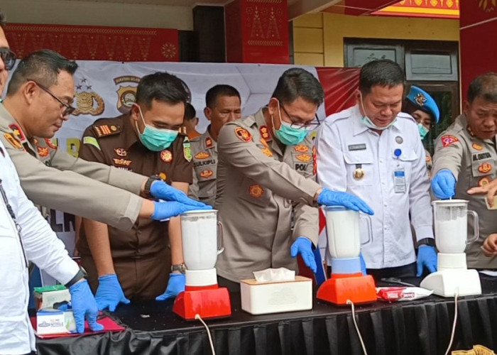 Polres OKU Timur Musnahkan Barang Bukti Sabu Seberat 1 Kg 