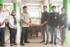 Bupati Lanosin Berikan Reward, RM Doyok Sumbang Pajak Restoran Tertinggi di OKU Timur