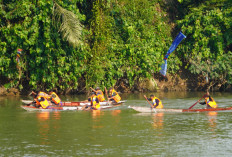 Lomba Bidar Jadi Tontonan Gratis Warga Martapura OKU Timur Dalam Rangka HUT RI Ke 79 