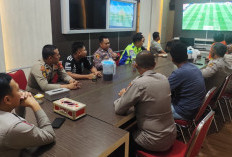 Perkuat Sinergitas, Polres OKU Timur Gelar Nobar Piala Dunia 2026 Bersama Warga