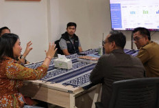 Wamenpar Pantau Arus Mudik di Bandara Lombok Praya NTB