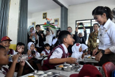 Kemkomdigi Pastikan Sosialisasi Program MBG Capai Pelosok Negeri