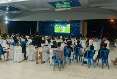 Ratusan Warga OKU Timur Meriahkan Nobar di Balai Rakyat, Wabup: Momen Kebersamaan Masyarakat