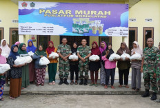 Bantu Kesulitan Warga, Puslatpur TNI AD Gelar Sembako Murah di Daerah Latihan OMIBA