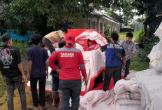 Salurkan Bantuan Senilai Rp1,8 Miliar untuk Korban Banjir Makassar