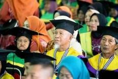 223 Lansia Diwisuda, Pemkab OKU Dukung Peningkatan Kualitas Hidup