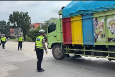 Polisi Alihkan Truk Berat dari Jalur Mudik Sumatera Selatan