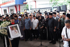 Herman Deru Pimpin Upacara Pelepasan Jenazah Alex Noerdin