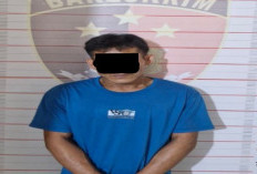 Sedang Dicas, Handphone Disikat Maling
