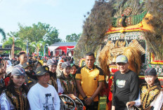 AMM OKU Timur Sukses Gelar Jalan Sehat Karnaval Gebyar 79 HUT RI