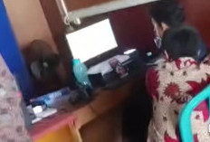 Viral di Media Sosial, Pegawai Diduga Bermain Judi Online Saat Layani Masyarakat