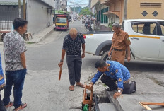 Musim Hujan, Kelurahan Pasar Muaradua Lakukan Cuci Siring