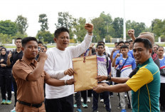 Bupati Enos Semangat Lepas Kontingen OKU Timur Berlaga di Porprov 