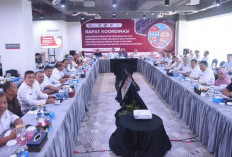 Buka Rakor Literasi Keuangan dan Bimtek Perizinan Koperasi Merah Putih