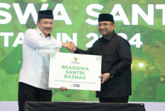 Baznas Luncurkan 10 Ribu Beasiswa Santri, Gus Yaqut: Kado Bagi Hari Santri 2024