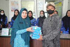Dukung Eliminasi TB 2030, PKK OKU Timur Salurkan Bantuan Pasien TBC