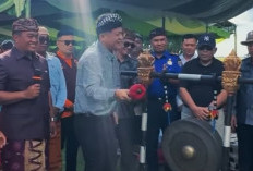 Bupati Lanosin Hadiri Pawai Ogoh-ogoh Belitang II