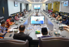 Minta Siapkan Layanan Prima untuk Jemaah Haji Sejak di Embarkasi