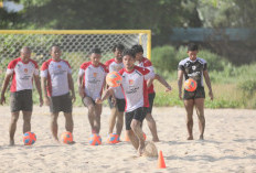 Timnas Sepak Bola Pantai Indonesia Siapkan Strategi Maksimal