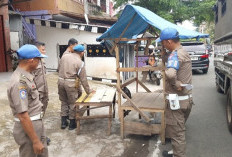 Tertibkan Pedagang Pasar Atas