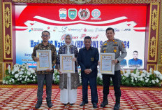 Bupati OKU Timur Lanosin, Kapolres AKBP Dwi Agung dan Ketua KPU Denis Raih Penghargaan PWI Sumsel Award 2024