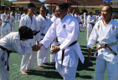 HUT Bhayangkara Ke-80, Kapolres OKU Timur Buka Ujian Kenaikan Tingkat Karateka KKI