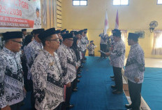 Ketua PGRI OKU Timur Resmi Lantik Pengurus Cabang  di 8 Kecamatan 