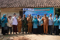 HKG, Ketua TP PKK Serahkan Bantuan Program Bedah Rumah