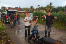 Satreskrim Polres OKU Timur Amankan Dua Tersangka Bersenjata Lengkap Saat Patroli