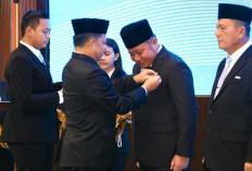 Inovasi Kelautan dan Perikanan, Herman Deru Raih Satyalancana Wira Karya dari Presiden RI