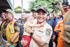 Pj Gubernur Sumsel Agus Fatoni dan Pj Bupati Apriyadi Kompak Salurkan Bantuan di Lais Muba