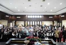 Kukuhkan IPOK dan Pesmina, Bupati Enos Apresiasi Sebagai Wadah Kreatifitas