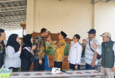 Peringati HPN, Bupati OKU Selatan Terpilih Potong Tumpeng