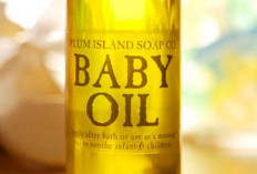 Selain Sebagai Perawatan Bayi, Ternyata Baby Oil Ampuh Melembabkan Kulit Wajah