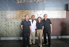 Dolar Saniharto