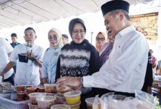 Wabup Ogan Ilir Buka Pasar Bedug di Kecamatan Tanjung Raja, Dukung UMKM Berkembang