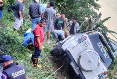 Diduga Hilang Kendali, Toyota Rush Terjebak di Tebing Curam Muaradua