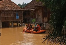 Air Sungai Meluap Rendam Pemukiman Warga