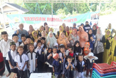 TP PKK OKU Timur, DWP Dispusip, dan SMPN 1 Martapura Kolaborasi Berikan Bantuan Ke Rumah Cinta