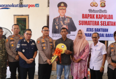 Sambut HUT Bhayangkara ke-80, Kapolres OKU Timur Resmikan Bantuan Bedah Rumah di Belitang