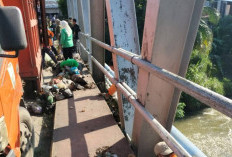 Pemda OKU Selatan Gotong Royong Telusuri Kota Muaradua Bersihkan Sampah