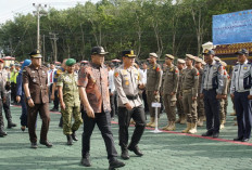 Bupati Pimpin Apel Gelar Pasukan Operasi Lilin 2025 Polres OKU Timur