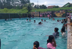 Pengunjung Padati Wisata Air Lestari Swimming Pool, Jadi Favorit Liburan