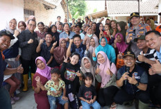 Bupati Enos Tinjau Banjir ke Semendawai Timur, Pastikan Bantuan Tersampaikan 