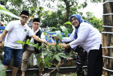 Gelar Bersih-bersih Masjid dan Tanam Pohon Serentak se-Indonesia
