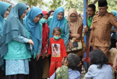 Ketua TP PKK OKU Timur Tinjau dan Salurkan Bantuan Panti ODGJ Labuan Batin