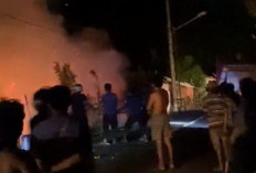 Diduga Konsleting Listrik, 1 Rumah Hangus Terbakar