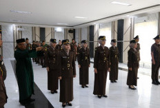 Kejari OKU Resmi Lantik 8 CPNS Menjadi PNS