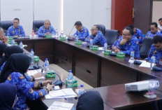 Pimpin Rapat Realisasi Pajak dan Retribusi Daerah 2025